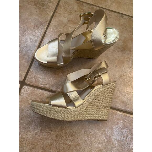 MICHAEL KORS Metallic Gold Leather Ankle Strap Espadrille Wedge Sandal 9.5M - Picture 4 of 12